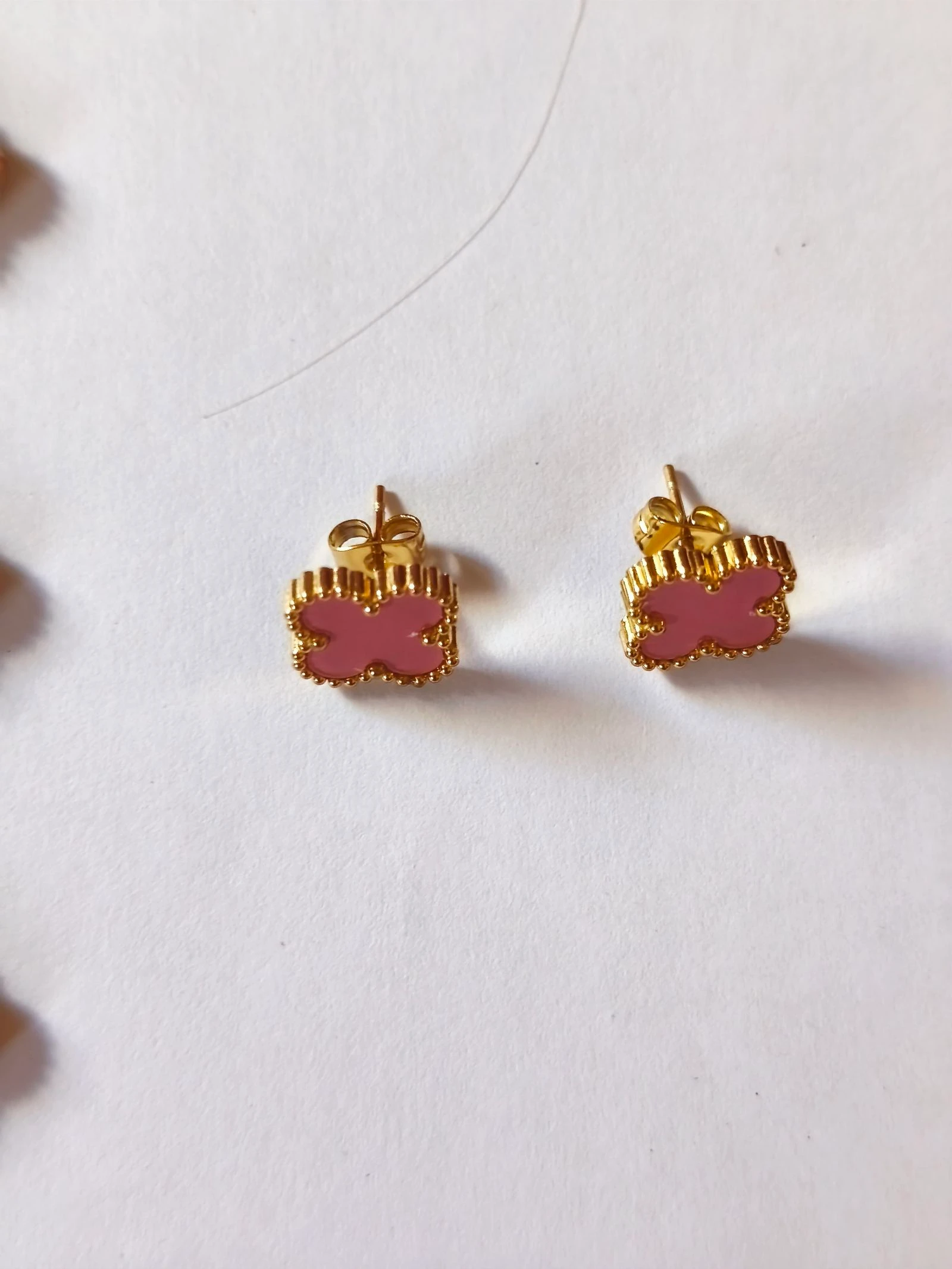 Conjunto de trevo com gargantilha pulseira e brincos corrente dourada de aço – photo 4